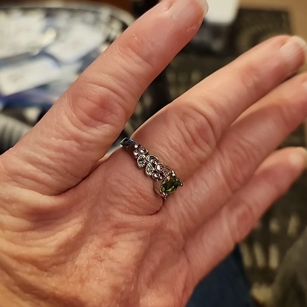 Heart shaped green stone silver Plated Ring